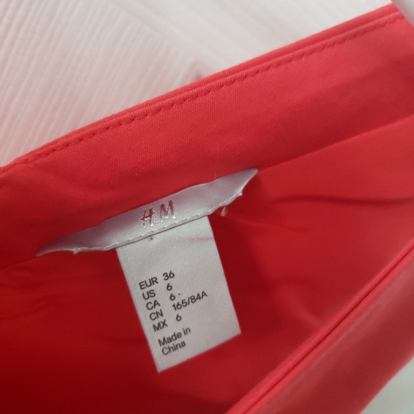 H&M Vibrant Red Zip Up Peplum Mini Dress - Picture 3 of 5